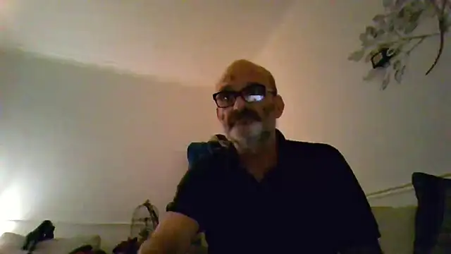 Snapshot of Shyboy817 chatting on 12/20/25, 09:00 Shyboy817 online show from 12/20/25, 09:00