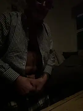 Snapshot of Shyboy817 chatting on 02/01/26, 01:48 Shyboy817 online show from 02/01/26, 01:48