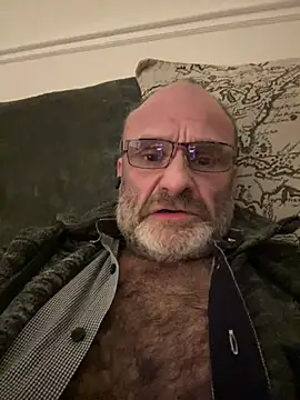 Snapshot of Shyboy817 chatting on 02/15/26, 04:31 Shyboy817 online show from 02/15/26, 04:31