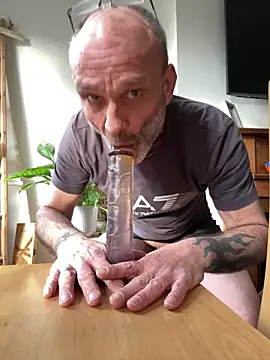 Snapshot of Shyboy817 chatting on 03/20/26, 04:23 Shyboy817 online show from 03/20/26, 04:23