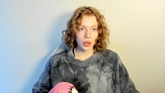 StellaDavis online show from 12/19/25, 08:54