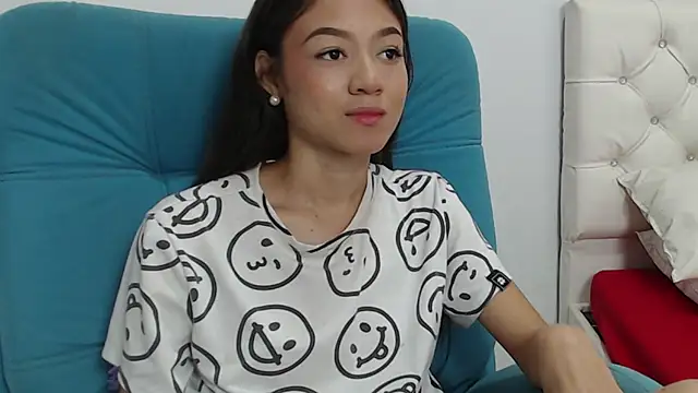 Snapshot of hantonella_ chatting on 12/27/24, 03:04 hantonella  online show from 12/27/24, 03:04