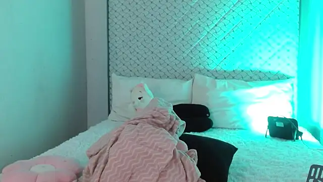 hantonella  online show from 04/29/26, 05:30