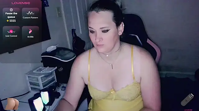 Snapshot of sweetmorgan1 chatting on 06/25/26, 01:16 sweetmorgan1 online show from 06/25/26, 01:16
