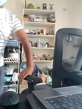 Snapshot of Believerrrr chatting on 03/31/26, 08:37 Believerrrr online show from 03/31/26, 08:37