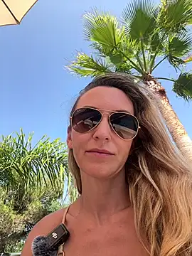 Snapshot of HerrinAnja chatting on 06/18/26, 01:59 HerrinAnja online show from 06/18/26, 01:59