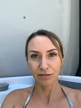 Snapshot of HerrinAnja chatting on 07/28/26, 12:12 HerrinAnja online show from 07/28/26, 12:12