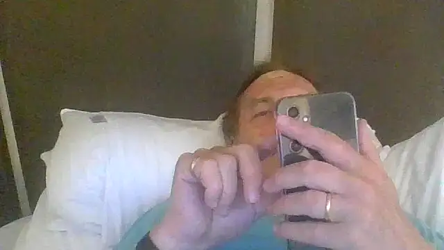 Snapshot of Alain-Bertrand chatting on 09/21/25, 09:44 Alain-Bertrand online show from 09/21/25, 09:44