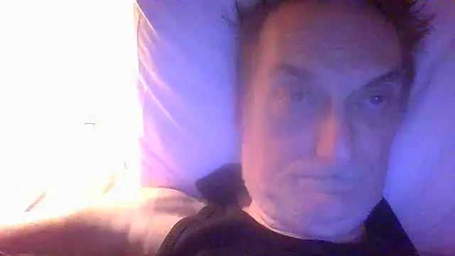 Snapshot of Alain-Bertrand chatting on 01/14/26, 01:11 Alain-Bertrand online show from 01/14/26, 01:11