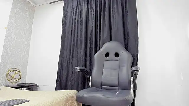 Snapshot of andrew_rose_ chatting on 03/21/25, 03:22 andrew rose online show from 03/21/25, 03:22