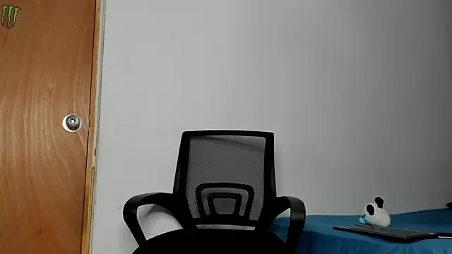 Snapshot of andrew_rose_ chatting on 12/05/25, 12:52 andrew rose online show from 12/05/25, 12:52