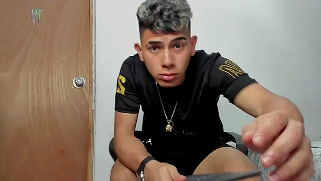 Snapshot of andrew_rose_ chatting on 02/09/26, 07:18 andrew rose online show from 02/09/26, 07:18