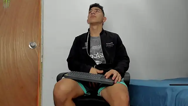 andrew rose  online show from 03/12/26, 03:51