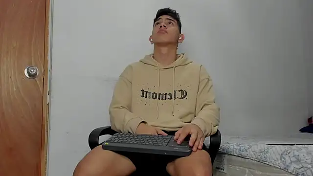 andrew rose  online show from 03/27/26, 03:34