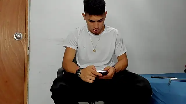 andrew rose  online show from 04/08/26, 10:54