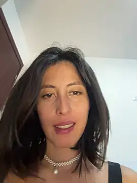 Anahi cake online show from 04/28/26, 11:10