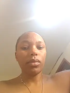 Snapshot of Missthigh chatting on 10/05/25, 06:12 Missthigh online show from 10/05/25, 06:12