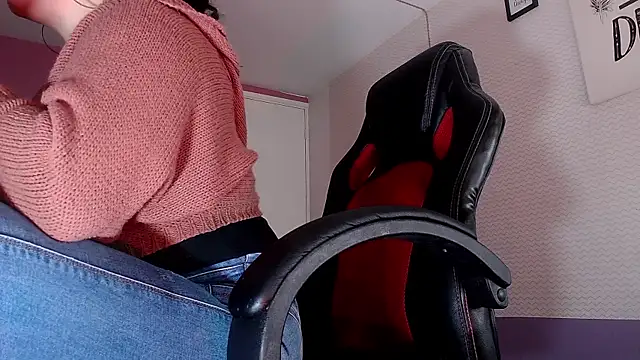 Lina23  online show from 04/17/26, 01:47