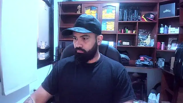 Snapshot of Drako_Argentii chatting on 02/26/25, 01:08 Drako Argentii online show from 02/26/25, 01:08