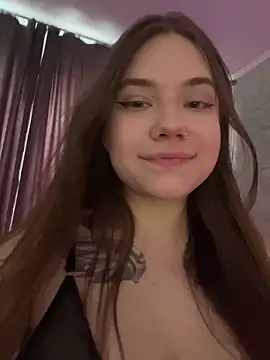 Vikki toriya online show from 03/06/25, 01:14