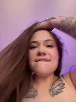 Vikki toriya online show from 04/18/26, 12:31