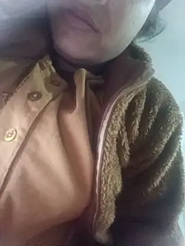 Snapshot of _sonal_sharma chatting on 12/18/25, 10:54 sonal sharma online show from 12/18/25, 10:54