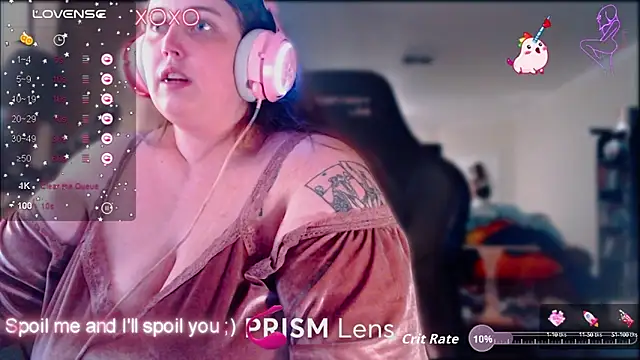 Snapshot of Thickchan chatting on 10/13/25, 03:17 Thickchan online show from 10/13/25, 03:17