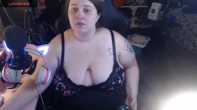 Snapshot of Thickchan chatting on 11/20/25, 09:36 Thickchan online show from 11/20/25, 09:36