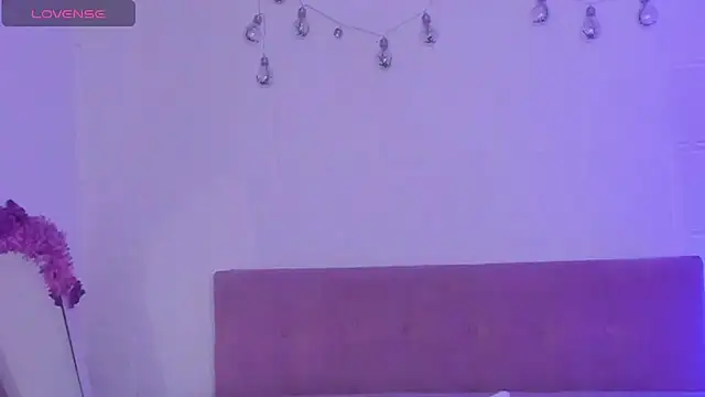 v1cky  online show from 03/31/26, 11:38