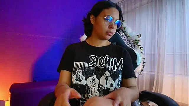 Emmapark  online show from 03/22/26, 07:28