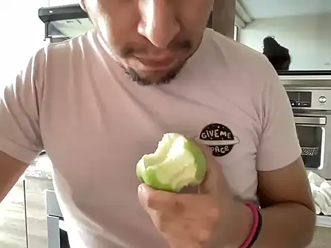 littlelatinhunter online show from 01/06/26, 01:04