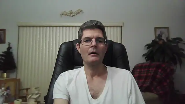 Snapshot of Copfiremen4566 chatting on 12/23/24, 03:29 Copfiremen4566 online show from 12/23/24, 03:29