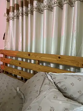 Jen jennyy1 online show from 04/15/26, 07:58