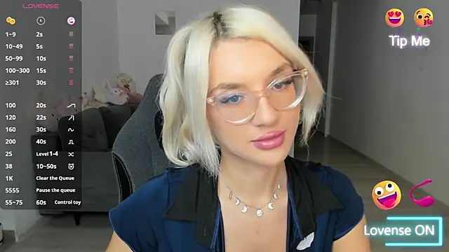 LovelyBianca online show from 12/02/25, 11:45