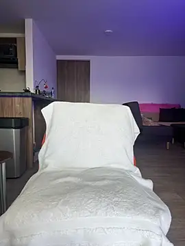 Georgiafox online show from 12/17/25, 03:40