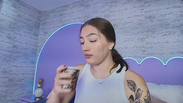 Giaa Ross online show from 04/04/26, 09:07