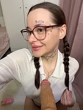 fuckdoll 18 online show from 11/30/25, 08:18