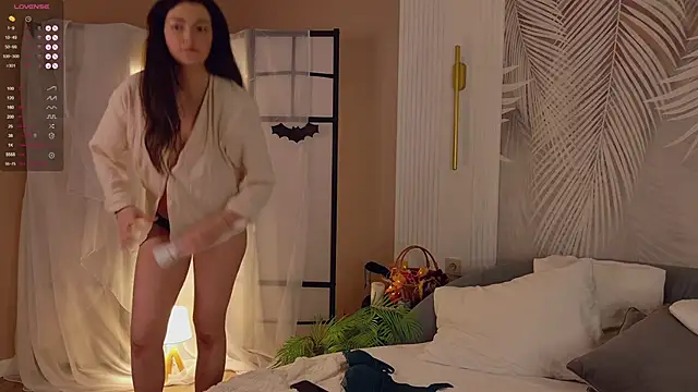 Miley Smile online show from 11/06/25, 05:25