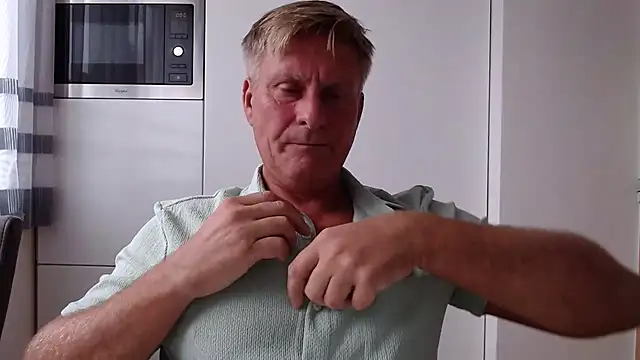 johnnym1 online show from 09/12/25, 01:55