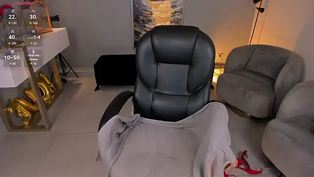 RoxanneHill  online show from 02/16/25, 03:38