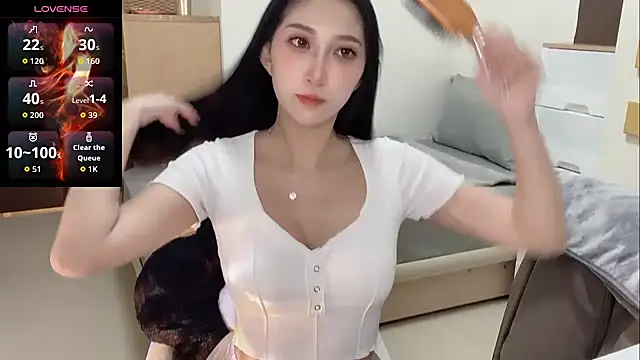 yu5888 online show from 04/13/26, 10:54