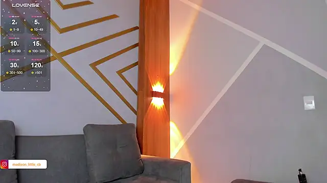 madison little  online show from 12/05/24, 01:38