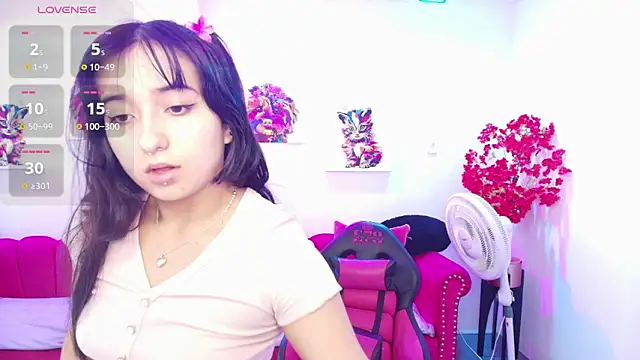 Snapshot of Miss_dolly_ chatting on 05/05/26, 12:13 Miss dolly online show from 05/05/26, 12:13