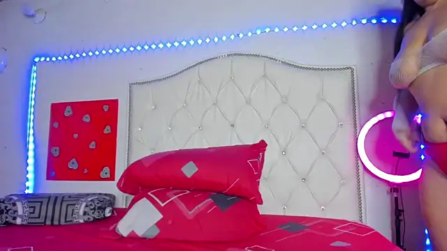 Elettrahot  online show from 02/03/26, 06:22