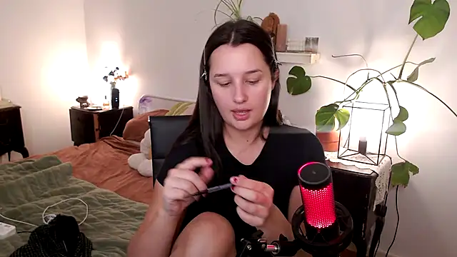 Snapshot of Lenas_Room chatting on 05/28/26, 06:54 Lenas Room online show from 05/28/26, 06:54