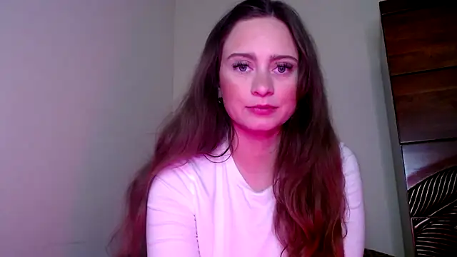 Sophie Raegan online show from 12/18/24, 12:21