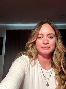 Sophie Raegan online show from 12/22/25, 04:04