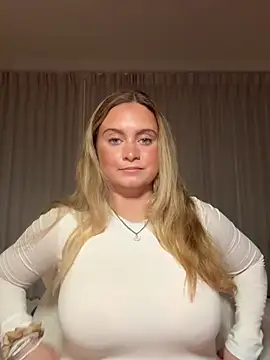 Sophie Raegan online show from 04/08/26, 04:45