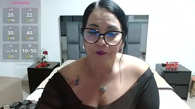 lindaesmeralda online show from 07/14/26, 11:05
