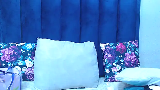 HotSmallTits online show from 03/03/26, 06:14